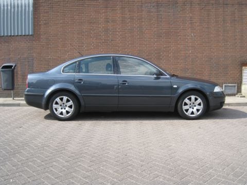 Volkswagen Passat 2.0 5V Sportline (2003)