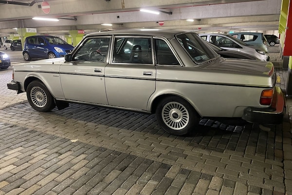 Volvo 264