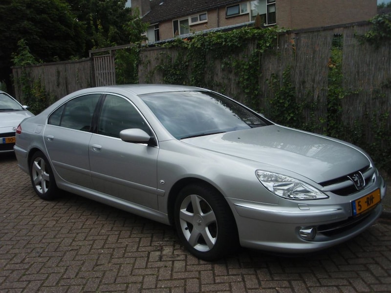 Peugeot 607 2.7-24V V6 HDiF Executive (2005)