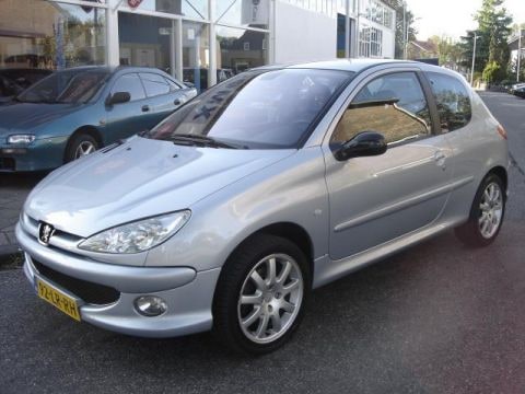 Peugeot 206 GTI 2.0-16V (2003)