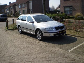 Skoda Octavia Combi 1.6 Ambiente (2006)