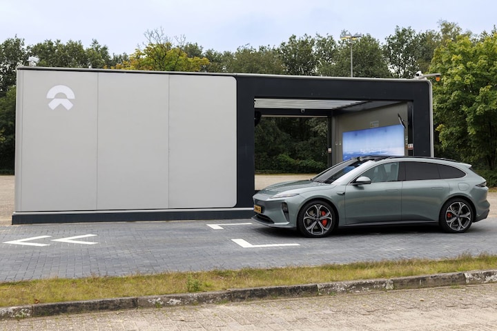 Nio ET5 Touring bij accuwisselstations