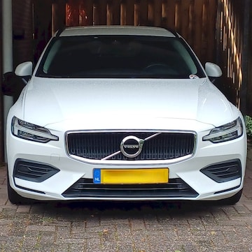 Volvo V60 B3 Momentum Advantage (2020)