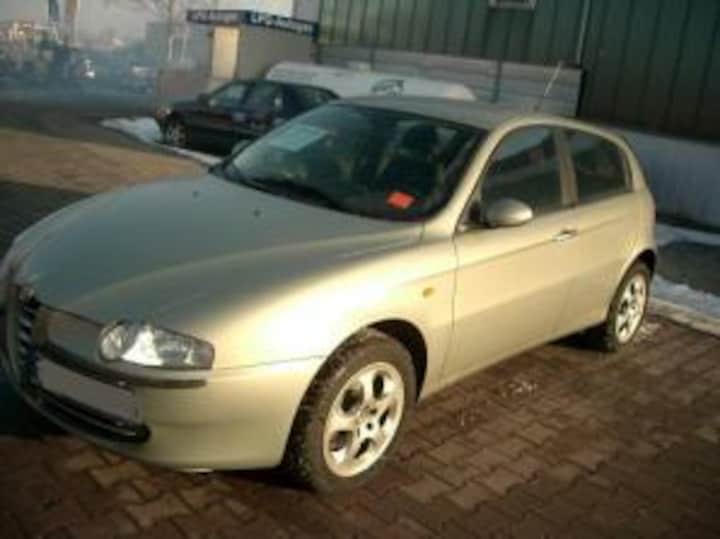 Alfa Romeo 147 2.0 T.Spark 16V Selespeed Lusso (2004)