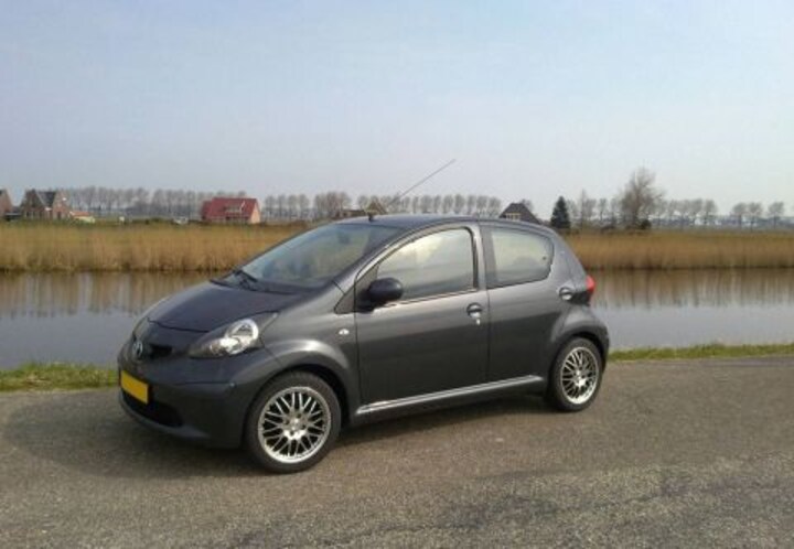 Toyota Aygo 1.0 12v VVT-i + (2008)