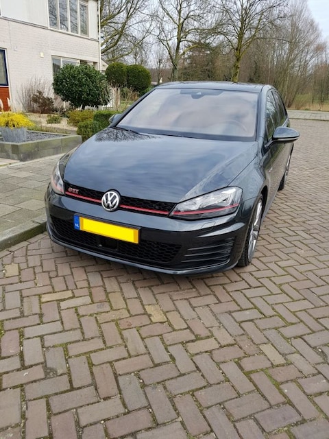 Volkswagen Golf 2.0 TSI GTI Performance