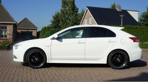Mitsubishi Lancer Sportback 1.5 Edition One (2010)