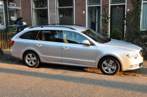 Skoda Superb Combi 1.6 TDI Greenline Ambition (2011)