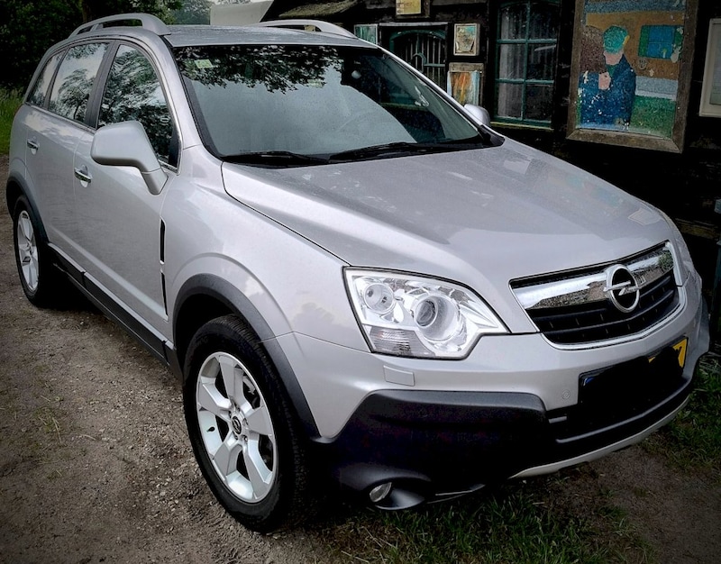 Opel Antara 3.2 V6 Cosmo (2008)