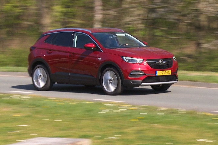 Opel Grandland X Hybrid4