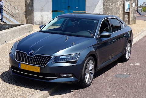 Skoda Superb 2.0 TDI 150pk Greentech Style Business (2015)