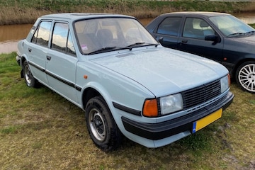 De Skoda 120 L belichaamt het 'oude Skoda' - In het Wild