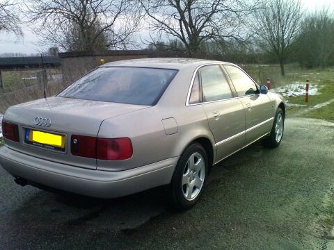Audi A8 3.7 Quattro (1998)