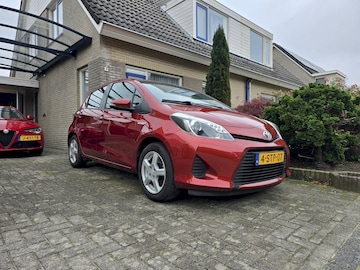 Toyota Yaris 1.5 Full Hybrid Aspiration (2013)