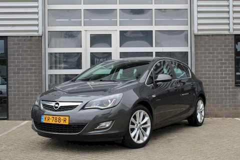Opel Astra 1.4 Turbo 140pk Cosmo (2010)
