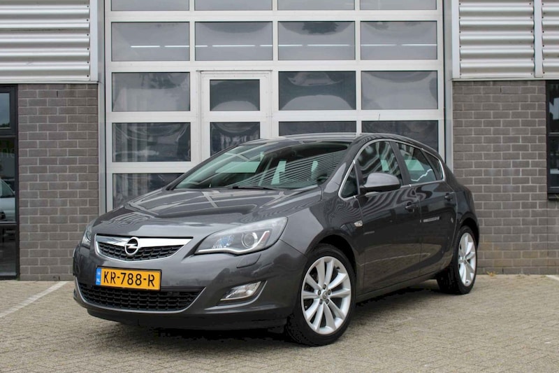 Opel Astra 1.4 Turbo 140pk Cosmo (2010)