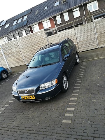 Volvo V70 2.5T Summum (2004)