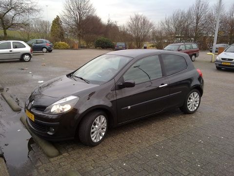 Renault Clio 1.6 16V Dynamique Luxe (2006)