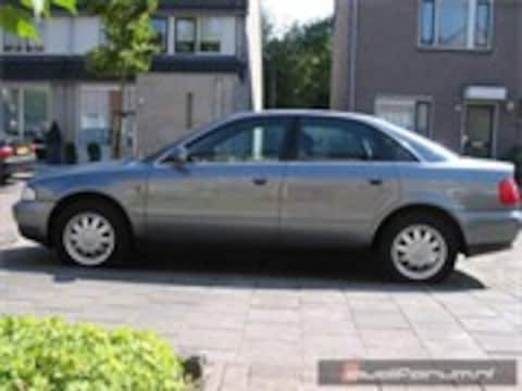 Audi A4 1.6 (1998)