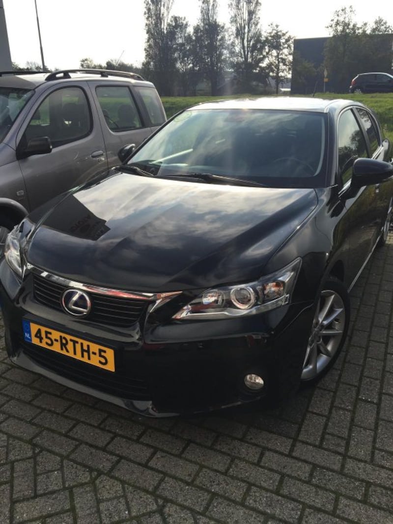 Lexus CT 200h Hybrid (2011)