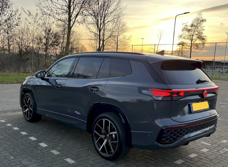 Volkswagen Tayron 1.5 eHybrid 272pk R-Line Edition (2025)