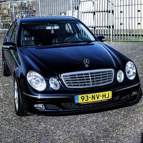 Mercedes-Benz E 270 CDI Elegance (2004)