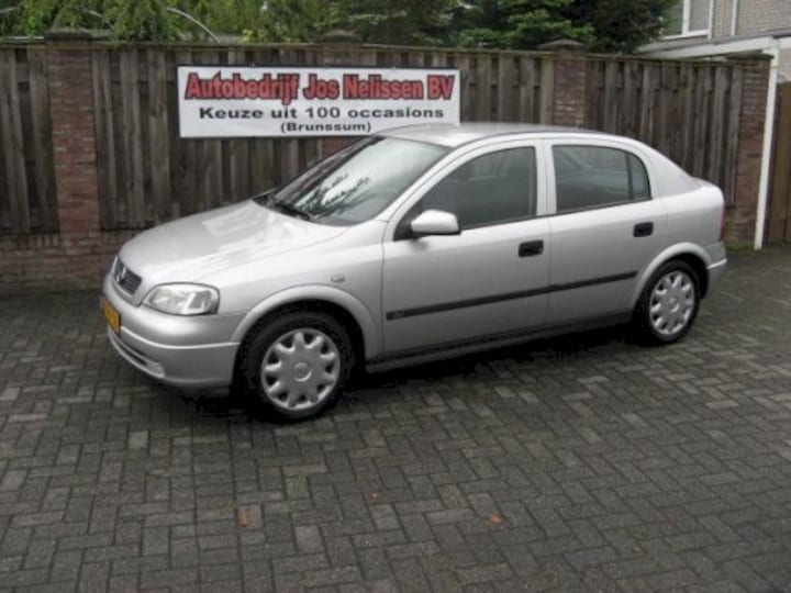 Opel Astra 1.6i-16V Club (1999)