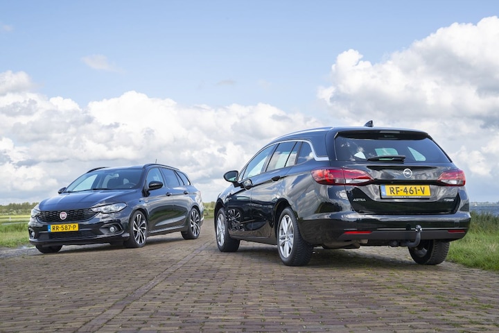 Opel Astra Sports Tourer vs Fiat Tipo SW