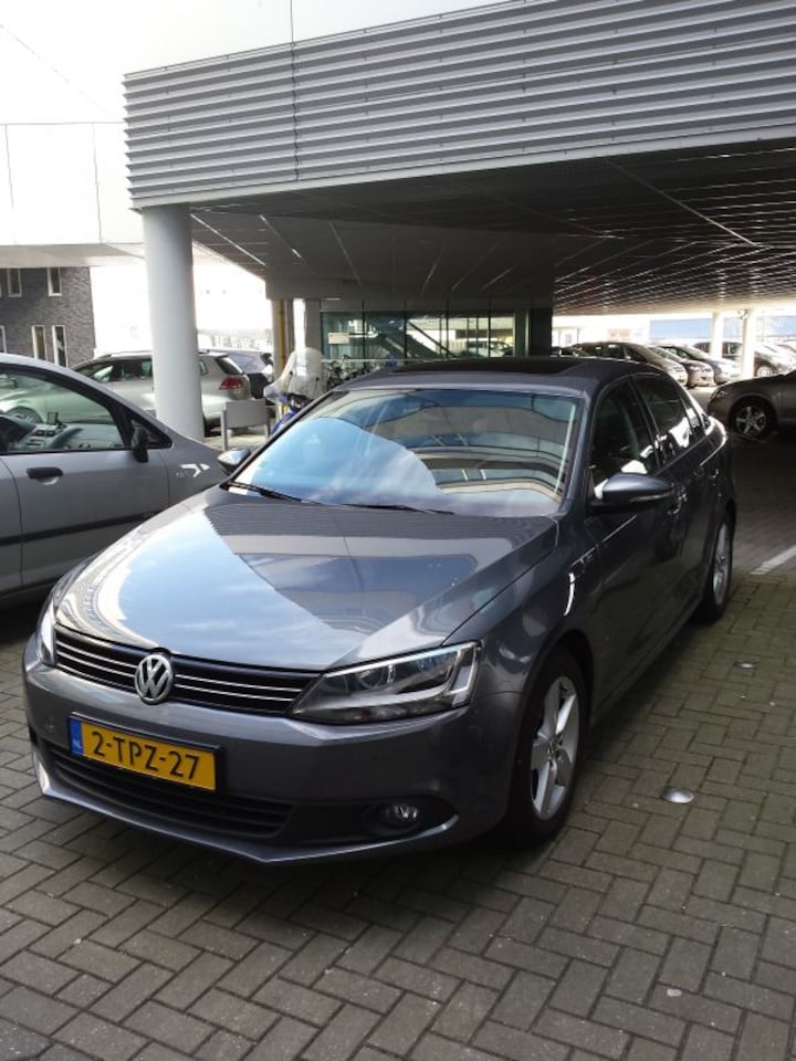 Volkswagen Jetta 1.2 TSI BMT Comfortline (2014)