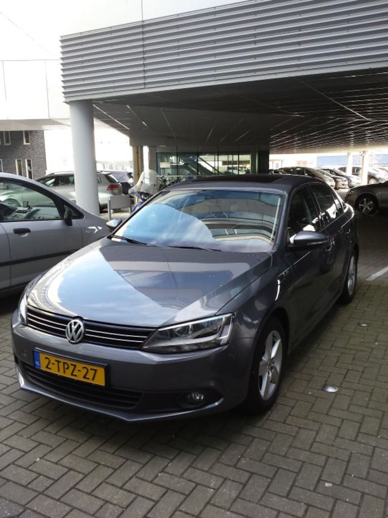 Volkswagen Jetta 1.2 TSI BMT Comfortline (2014)