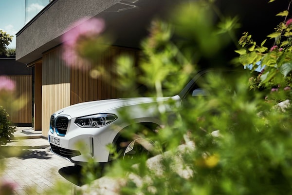 BMW iX3