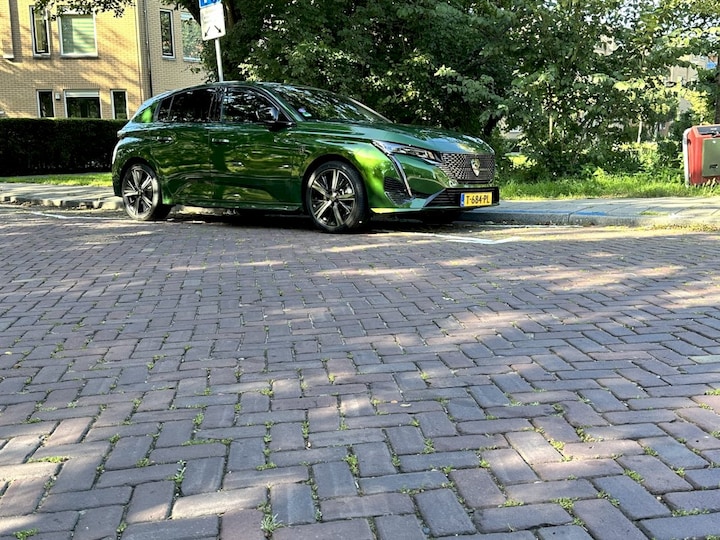 Peugeot 308 GT HYbrid 180 (2023)