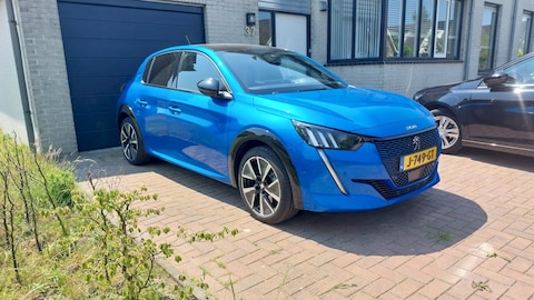 Peugeot e-208 GT Pack EV 50kWh 136