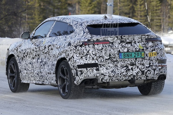 Lamborghini Urus Hybrid spyshots