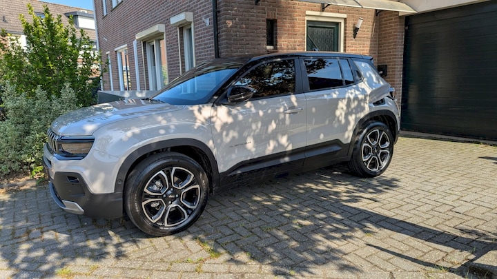 Jeep Avenger 54kWh Summit (2026)