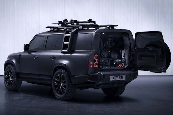 Land Rover Defender 130 Outbound