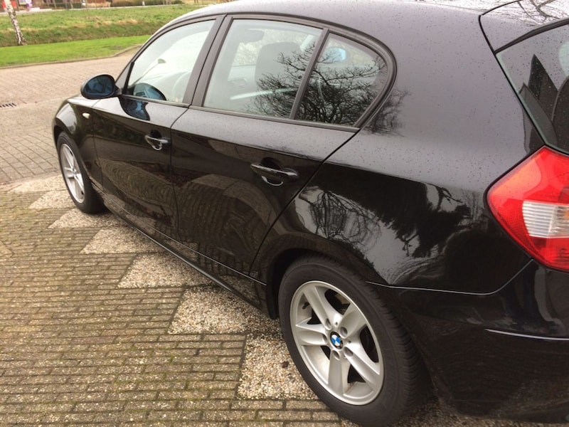 BMW 118i (2006)
