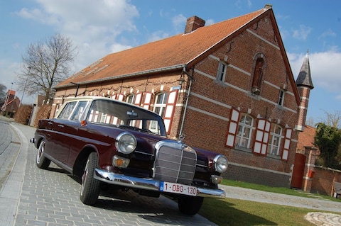 Mercedes-Benz 200D (1966)
