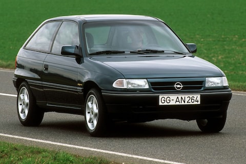 Opel Astra 1.8i GT (1993)