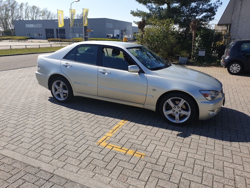 Lexus IS 200 Executive (2003)