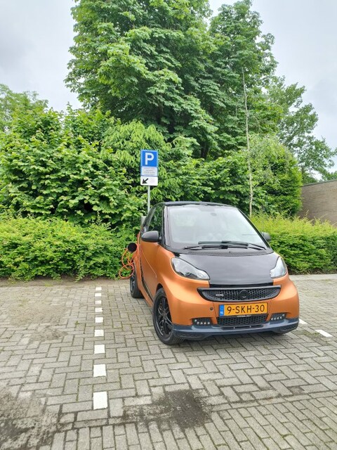 Smart fortwo cabrio electric drive Brabus
