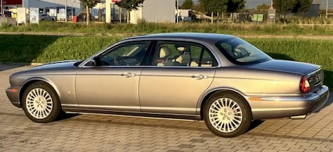 Jaguar XJ8 3.5 LWB (2007)