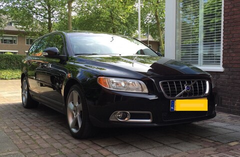 Volvo V70 2.4D Momentum (2009)