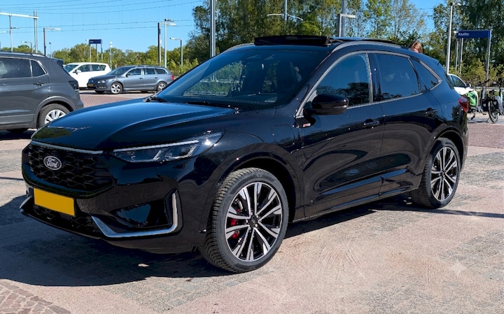 Ford Kuga 2.5 PHEV ST-Line X (2026)
