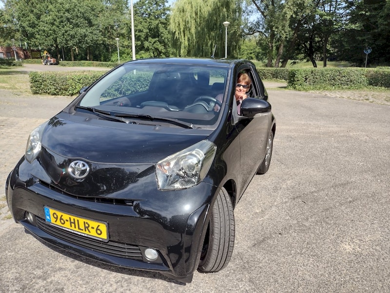 Toyota iQ 1.0 VVT-i Aspiration (2009)