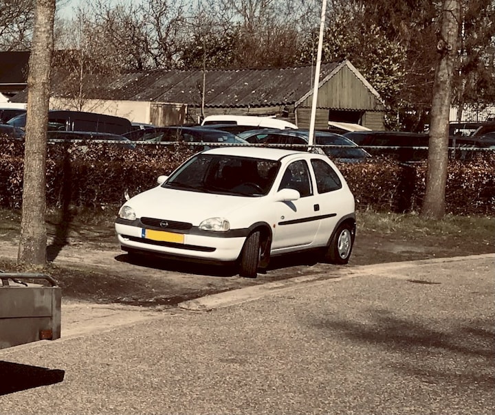 Opel Corsa 1.4i Sport (1997)
