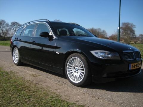 BMW 325i Touring (2006)