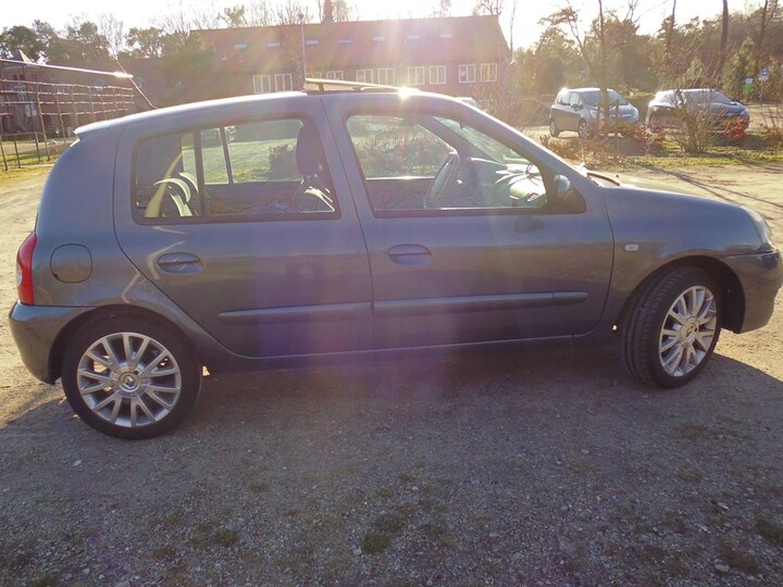 Renault Clio 1.2 16V Campus (2007)