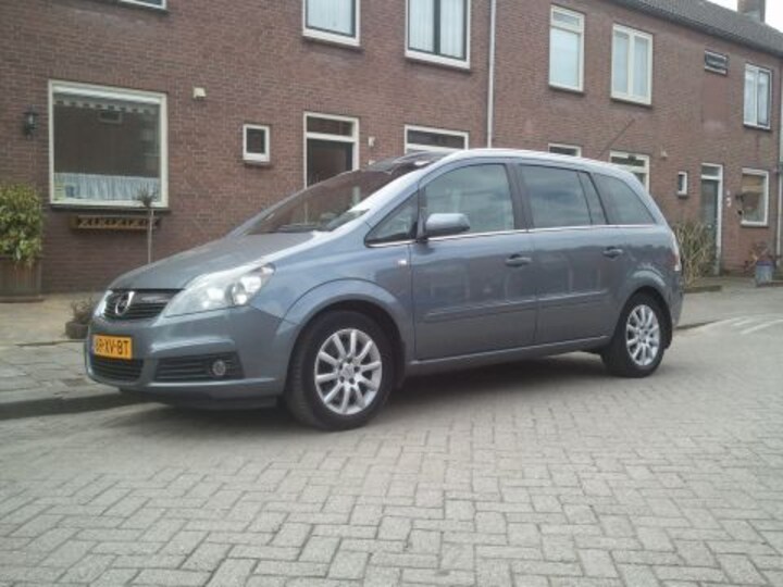 Opel Zafira 1.9 CDTi 150pk Cosmo