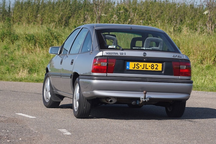 Opel Vectra hatchback